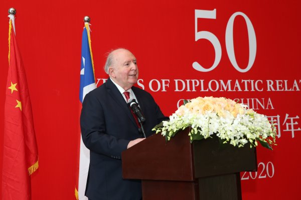 Caso pasaportes: embajador en China recibe queja de Aisino, que le aseguró cumplir con todos los requisitos de licitación