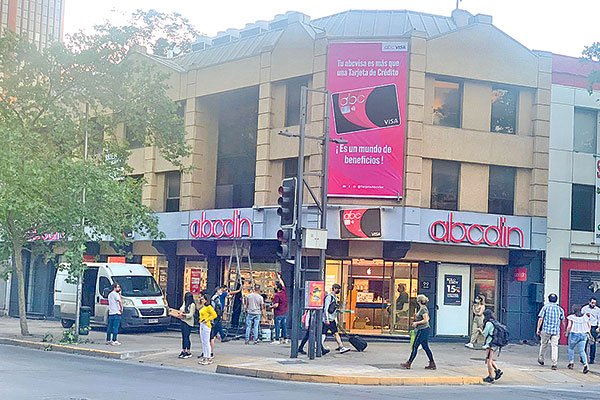 AD Retail busca expandir su presencia en Santiago y abre su primera tienda ABCDin en Providencia