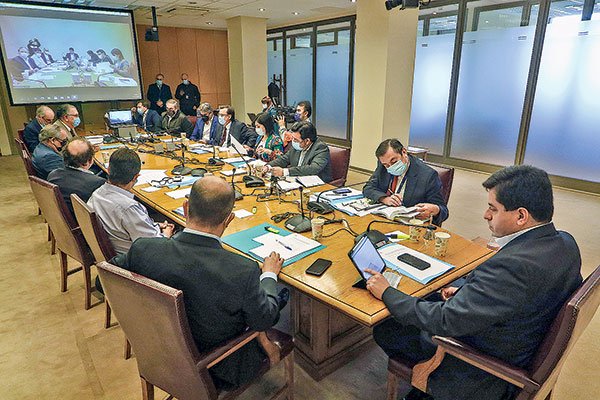 Comisión mixta por cuarto retiro rechaza trámite express y define nueve nudos a resolver
