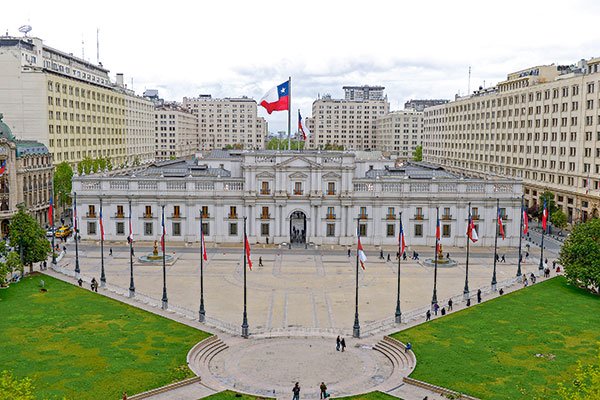 Estado eficiente: presidenciables apuestan por modernizar el sector público y transformar ministerios