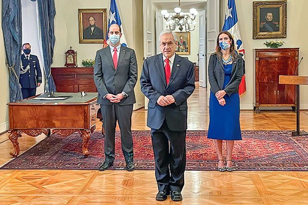 Ministra de Medio Ambiente presenta su renuncia y subsecretario asumirá su cargo