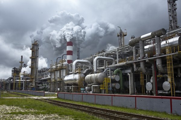 La UE elabora un plan para reducir las emisiones de metano de la industria del petróleo y el gas