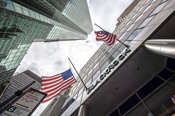 BlackRock: Alza de tasas respalda la deuda de los mercados emergentes, pero limitará a las acciones