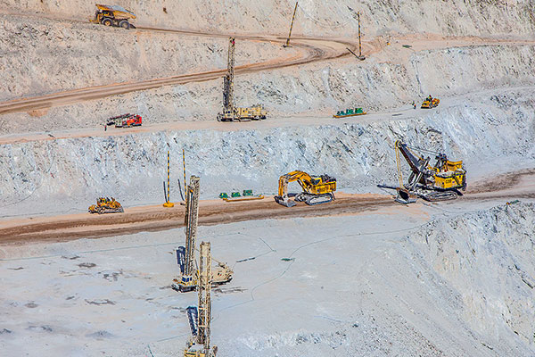Sindicatos de Chuqui y Codelco inician negociación anticipada
