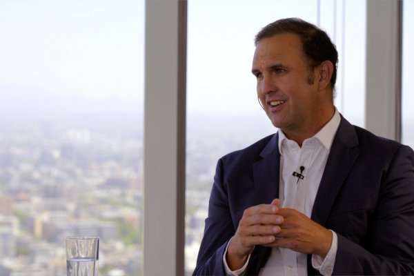 Presidente ejecutivo de Anglo American dice que no hay interés en reducir inversión en Chile, pero reconoce que puede ser "más difícil si se va muy lejos con los cambios"