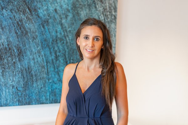 <p>Paula Valverde, cofundadora y gerente general del Grupo Limonada conversa con Alejandra Rivera de los planes pre y postpandemia</p>