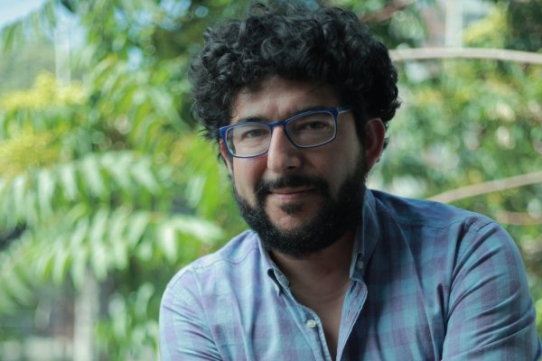 <p>Pablo Zamora, cofundador de NotCo, director y mentor de emprendimientos conversa con Alejandra Rivera</p>