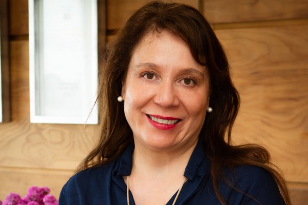 <p>Cristina Navarro, cofundadora de Bioled conversa con Alejandra Rivera de su apuesta por internacionalización de la startup</p>