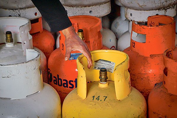 Diputados del PPD presentan proyecto de ley para autorizar a los municipios a comercializar gas licuado