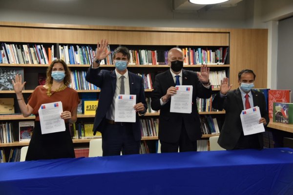 Ministerios de Defensa y Ciencia acuerdan trabajar en conjunto en proyectos de innovación, ciencia y tecnología