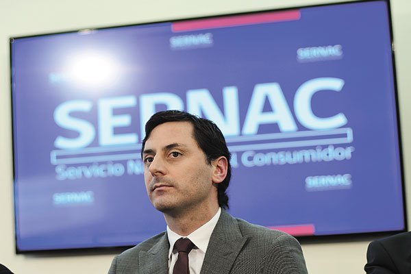 <p>El director nacional del Sernac, Lucas Del Villar. </p>