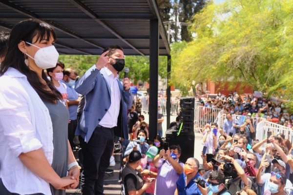 Equipo de Boric inicia gira nacional y candidato reitera critica a Kast por viaje a EEUU