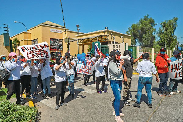 Trabajadores de La Fête Chocolat iniciaron huelga tras fallida negociación con la empresa