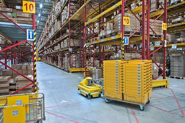 <p>DHL Supply Chain tiene unos 175 mil metros cuadrados de bodegas en Chile. Foto: Archivo</p>