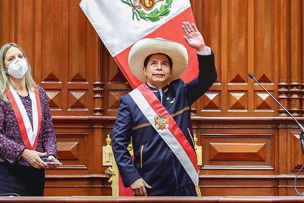 <p>La percepción de retroceso en Perú es la más alta desde tiempos de Fujimori</p>