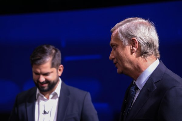 Candidatos se vieron las caras en último debate marcado por ajustes a programas y sarcasmos sobre cambios de posiciones