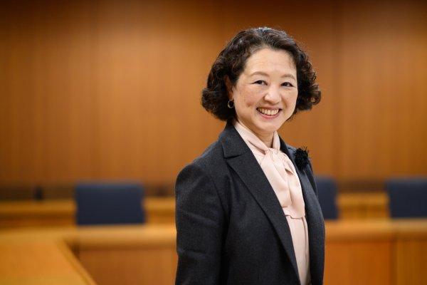 <p>Tomoko Yoshino: Dijeron que era demasiado difícil para una mujer manejar el trabajo en un momento tan difícil. Foto: Bloomberg</p>