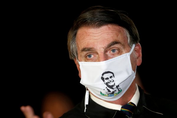 Bolsonaro decide cerrar misión del FMI en Brasil tras polémicas por pronósticos del organismo para el país