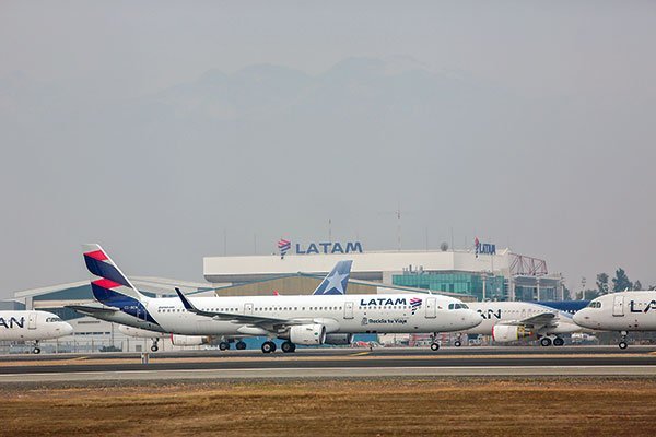 <p>Acreedores de Latam aplastan el plan de la empresa y apuestan por la oferta de Azul</p>