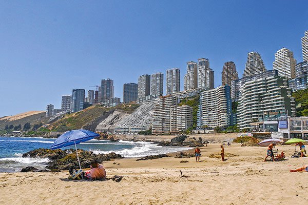 <p>Verano de contrastes: cotizaciones de arriendos anotan salto y hoteles no recuperan ocupación</p>