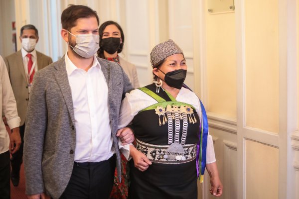 Boric visita Convención Constitucional y reitera que sus reformas se harán "paso a paso"