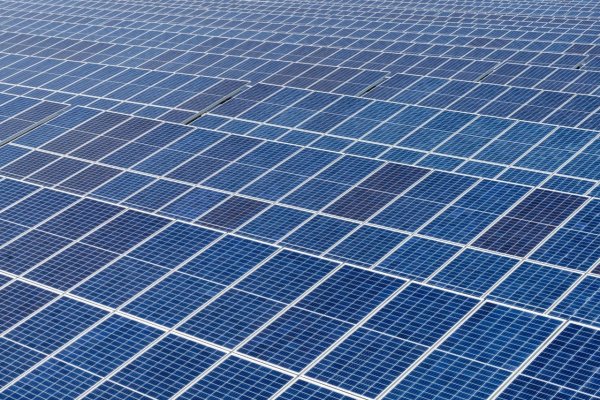 Empresa china planea invertir US$ 7 mil millones en fábrica solar que funcionaría con energía limpia