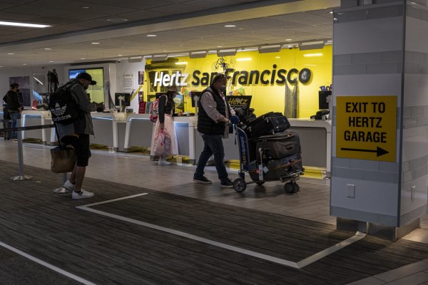 <p>Hertz ha anunciado alianzas con Tesla para flota de autos eléctricos. Foto: Bloomberg</p>