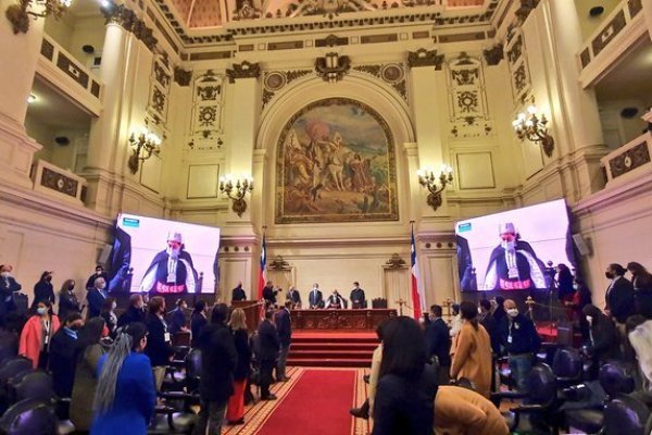 Expertos creen que la nueva Constitución debe contemplar la protección explícita a la libre competencia