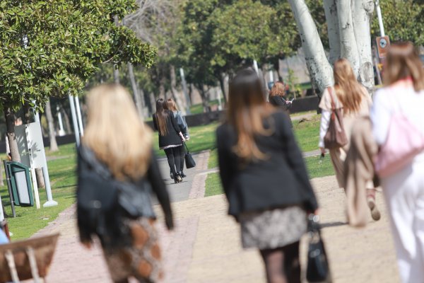 33 expertas acusan al Colegio de Abogados de vulnerar norma de paridad en elección de consejeros