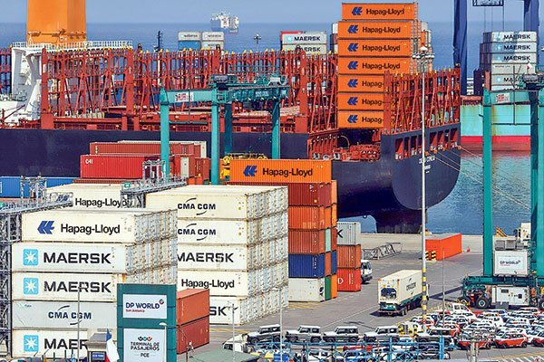 <p>El motor del mundo funcionó: exportaciones de Chile cerraron 2021 en niveles récord</p>