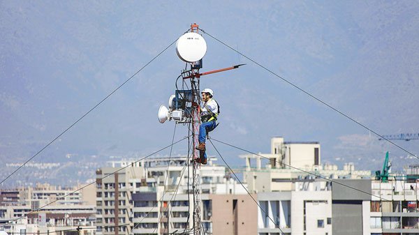 <p>Conexiones de banda ancha van en ascenso: un 67,4% de Chile cuenta con internet fijo</p>