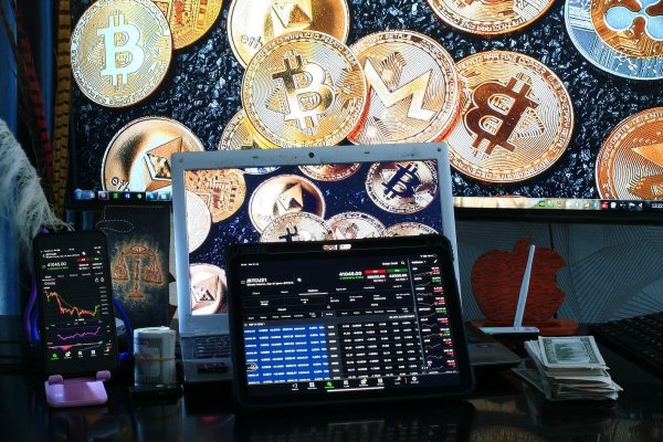 Schroders: más del 50% de los inversionistas chilenos invirtió en tecnología y criptomonedas en 2021