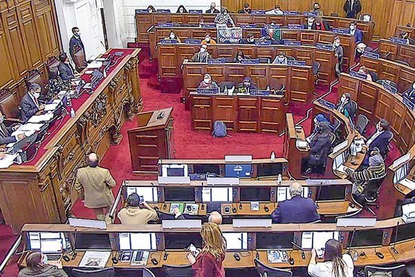 Iniciativa sobre la defensa de los ahorros previsionales lidera las firmas para ser analizada en la Convención
