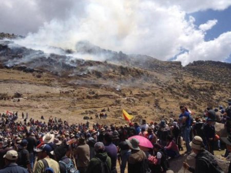 Comunidades reinician protestas en Perú contra cuatro minas en Ayacucho