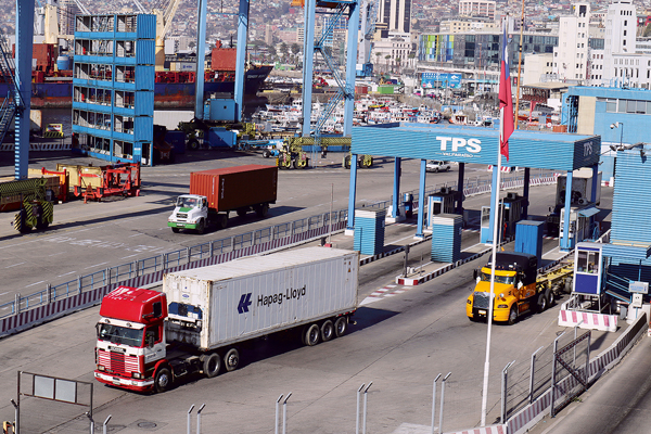 Puerto Valparaíso “escaneará” camiones para optimizar flujo de transporte y tiempos de carga