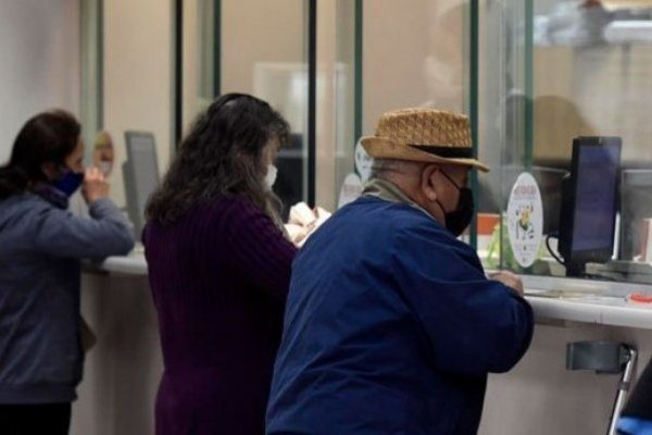 COES: chilenos percibieron en las inyecciones de liquidez un alivio a su salud mental durante la pandemia