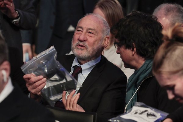 <p>Economistas critican a Stiglitz por hablar de milagro argentino: “Hemos leído su columna con desconcierto”</p>