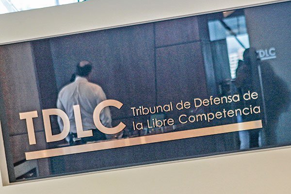 <p>TDLC multa con más de US$6 millones a empresas de aviones cisterna por coludirse en incendios forestales entre 2009 y 2015</p>
