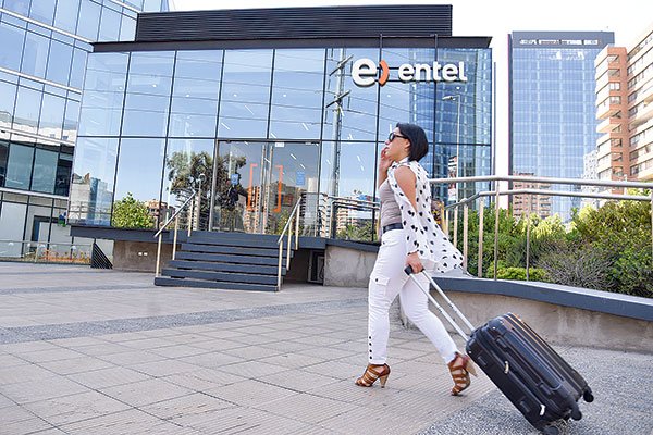 Entel logra alza en ingresos en 2021, pero bajan sus utilidades