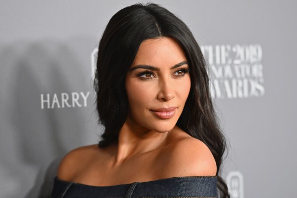 Marca de ropa interior Skims de Kim Kardashian ya vale US$ 3.200 millones