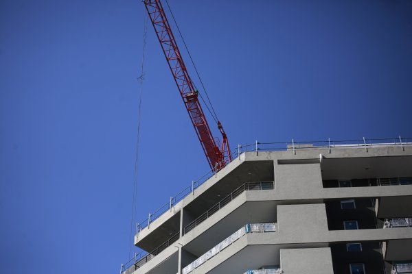 Construcción advierte por encarecimiento de créditos hipotecarios y mayores costos para proyectos tras alza de tasa clave