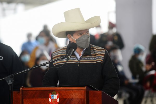 Presidente de Perú acepta renuncia de su tercer ministro del Interior en seis meses