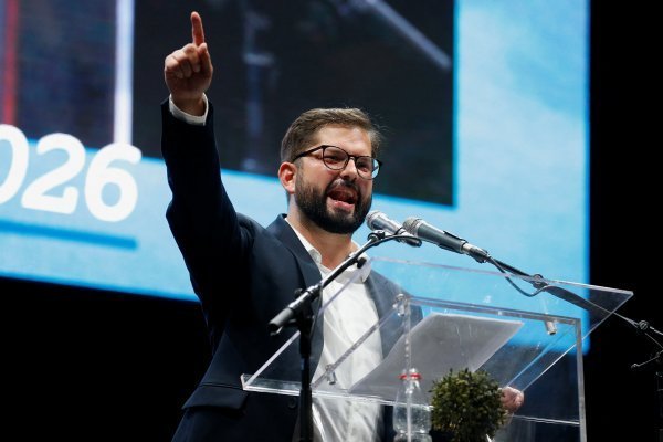 Boric reitera necesidad de una mayor contribución de los sectores empresariales