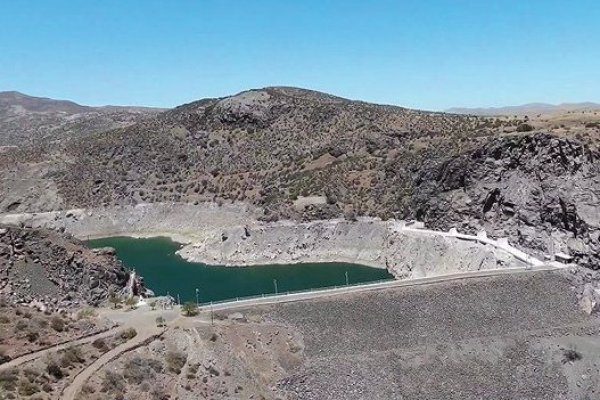 Embalse en región de Coquimbo se quedó sin agua para regantes y falta de nieve acentúa crisis