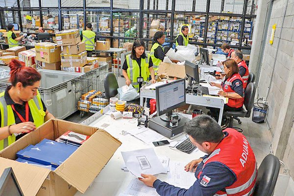 <p>Se disparan importaciones desde China y se atenúan las exportaciones</p>
