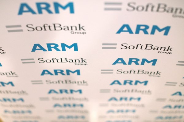 Los planes de SoftBank sacar a bolsa su filial Arm se ven afectados por nueva batalla legal en China