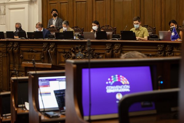 Comisión concluye revisión "en general" de normas de medio ambiente