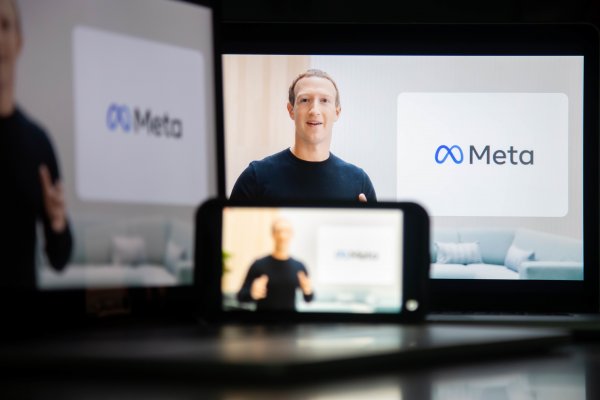 Zuckerberg llama al equipo "metamates" en mensaje con principios del trabajo en Meta
