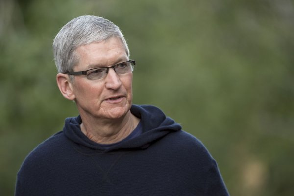 FT: Instan a los accionistas de Apple a votar en contra de la remuneración de US$ 99 millones de Tim Cook