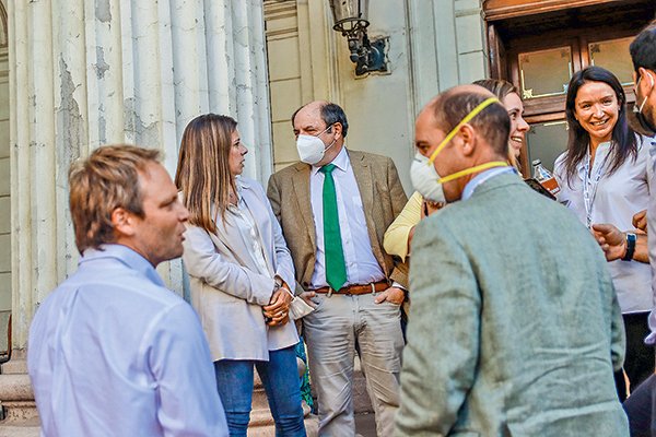 Aunque molestos, constituyentes de Vamos por Chile se mantendrán en la Convención